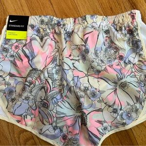 Girls Nike Running Short NWT Size L